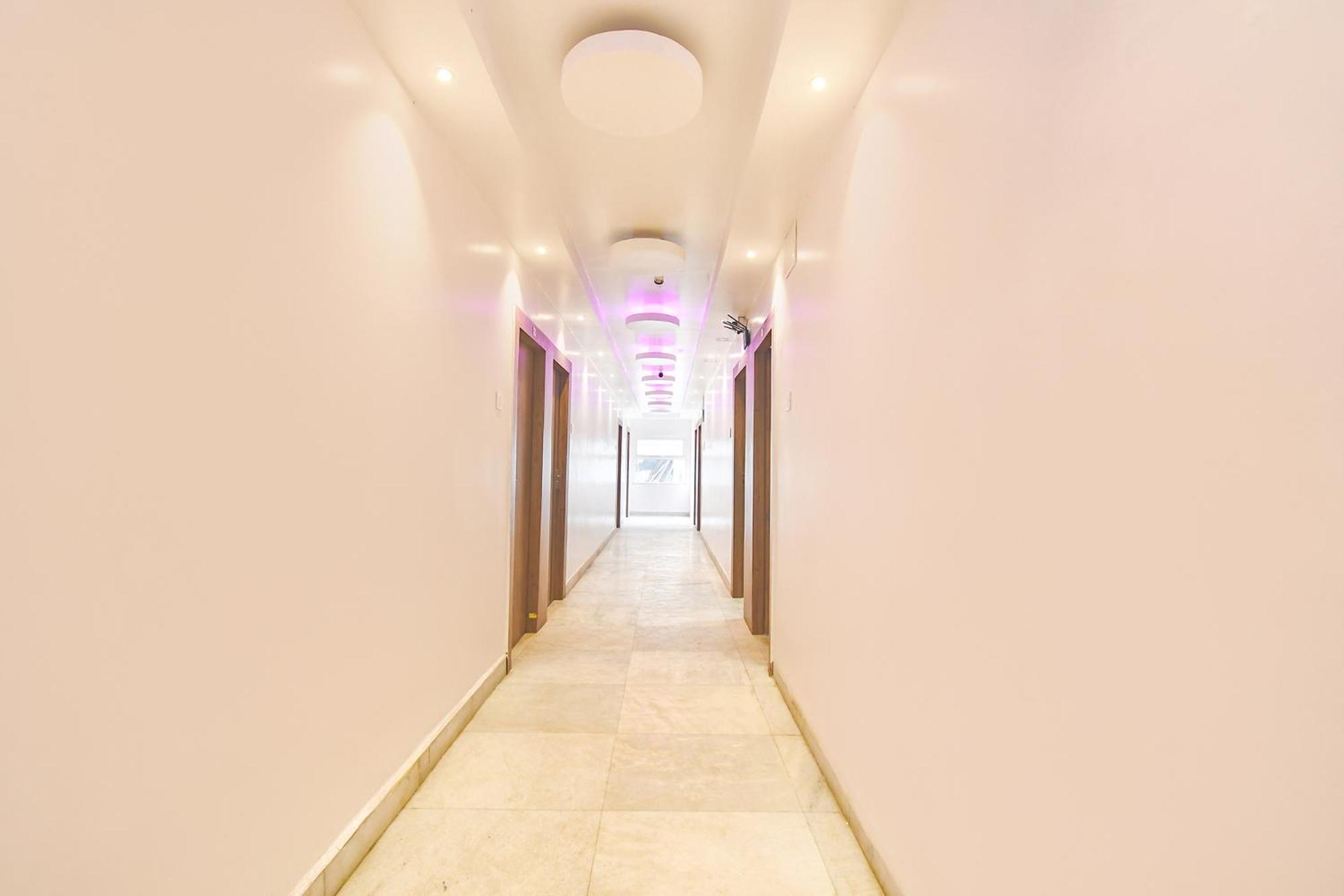 Fabhotel Prime The Golden Plaza - Nr Tarapith Temple Buitenkant foto