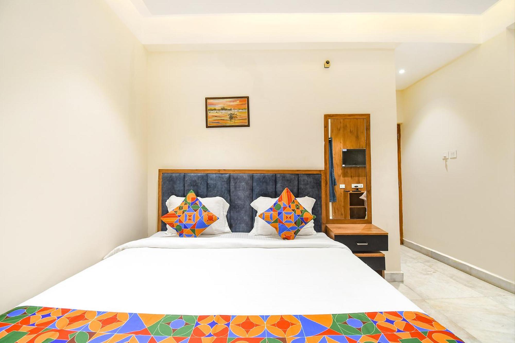 Fabhotel Prime The Golden Plaza - Nr Tarapith Temple Buitenkant foto