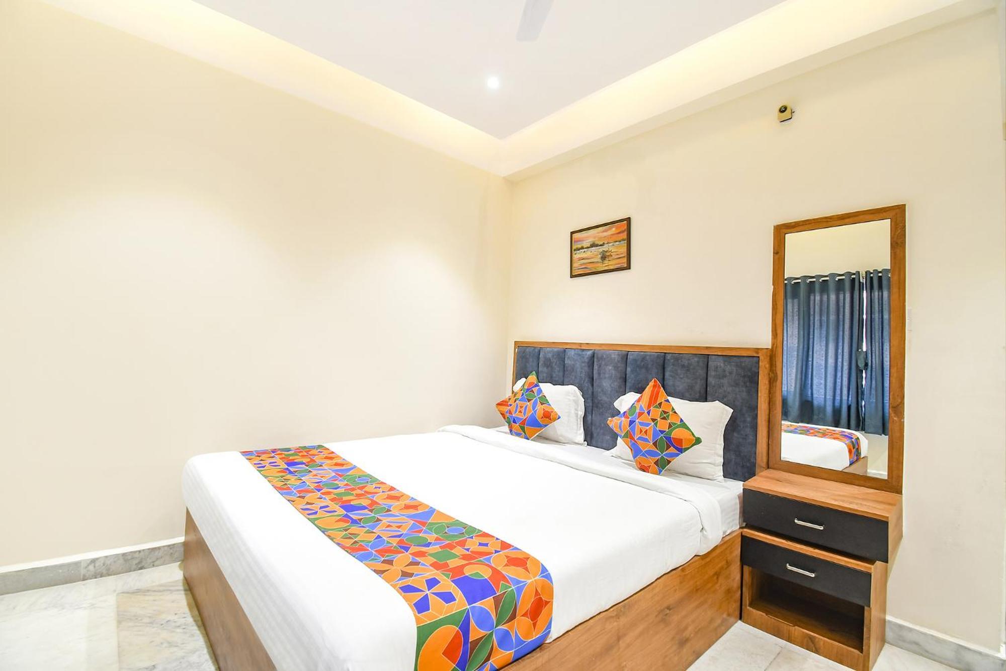 Fabhotel Prime The Golden Plaza - Nr Tarapith Temple Buitenkant foto