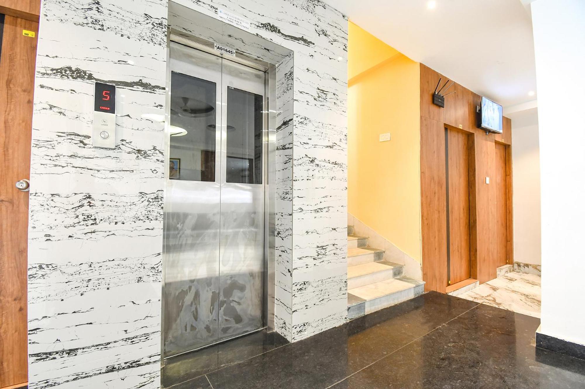 Fabhotel Prime The Golden Plaza - Nr Tarapith Temple Buitenkant foto
