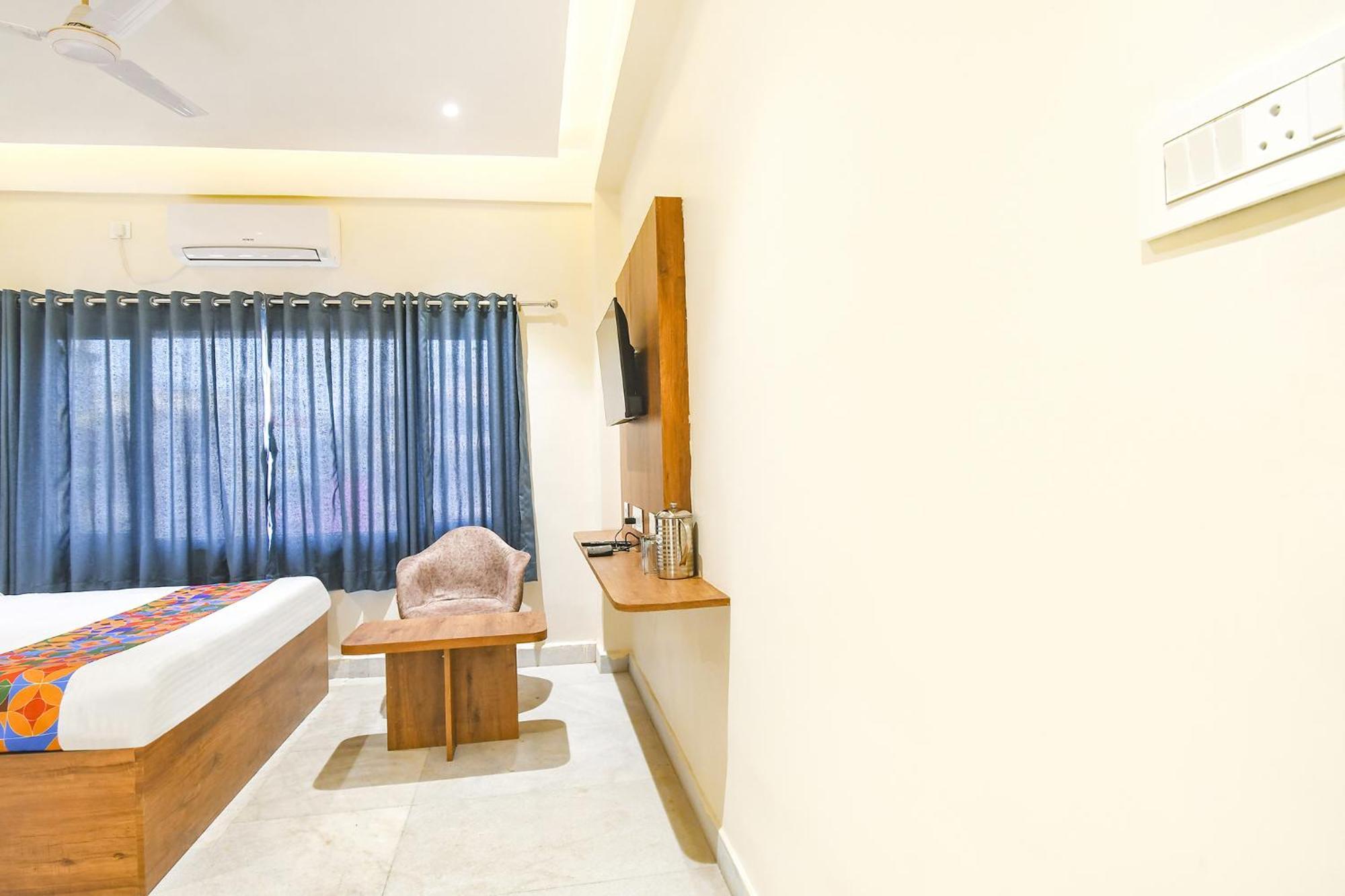Fabhotel Prime The Golden Plaza - Nr Tarapith Temple Buitenkant foto