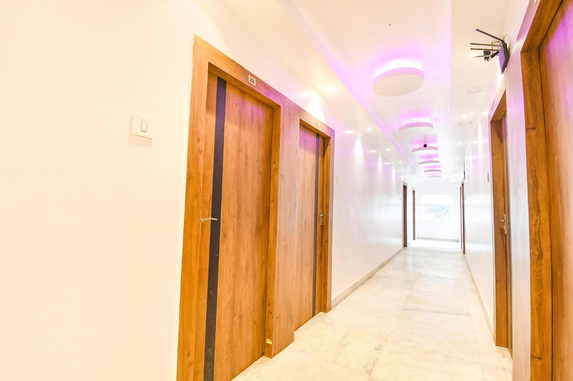 Fabhotel Prime The Golden Plaza - Nr Tarapith Temple Buitenkant foto
